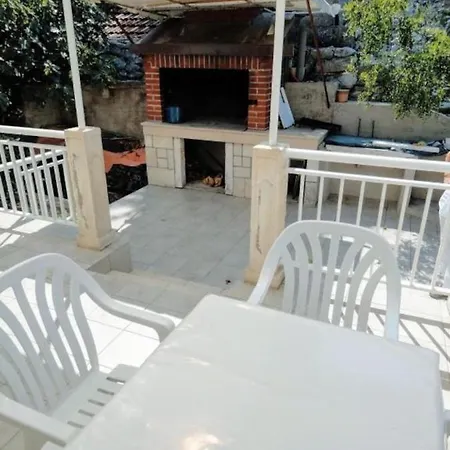 Appartement Lovric - *